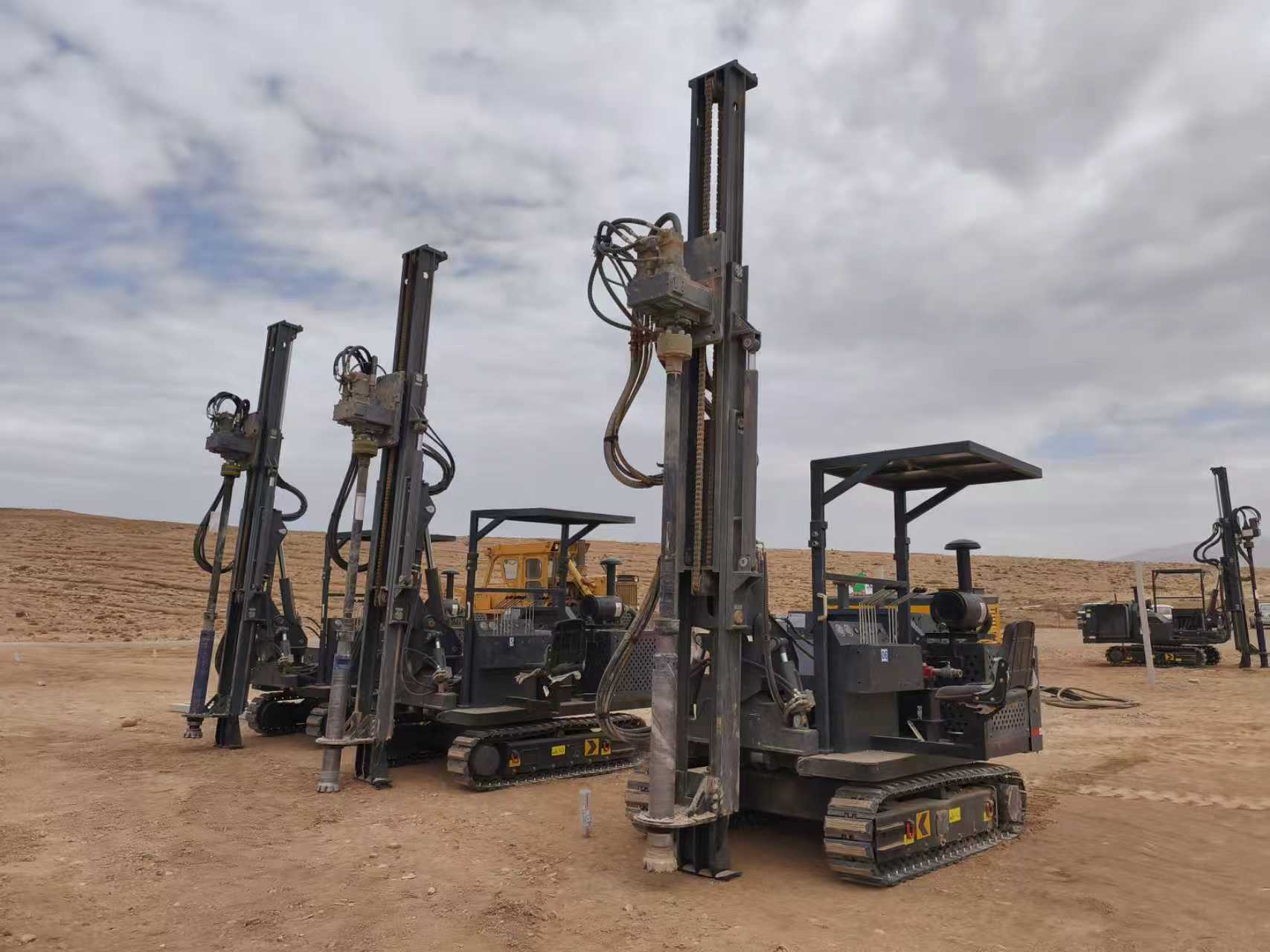 TeZhong Machinery assure une formation sur site pour SARL RADCO sur le projet solaire photovoltaïque BBA de 80 MW en Algérie