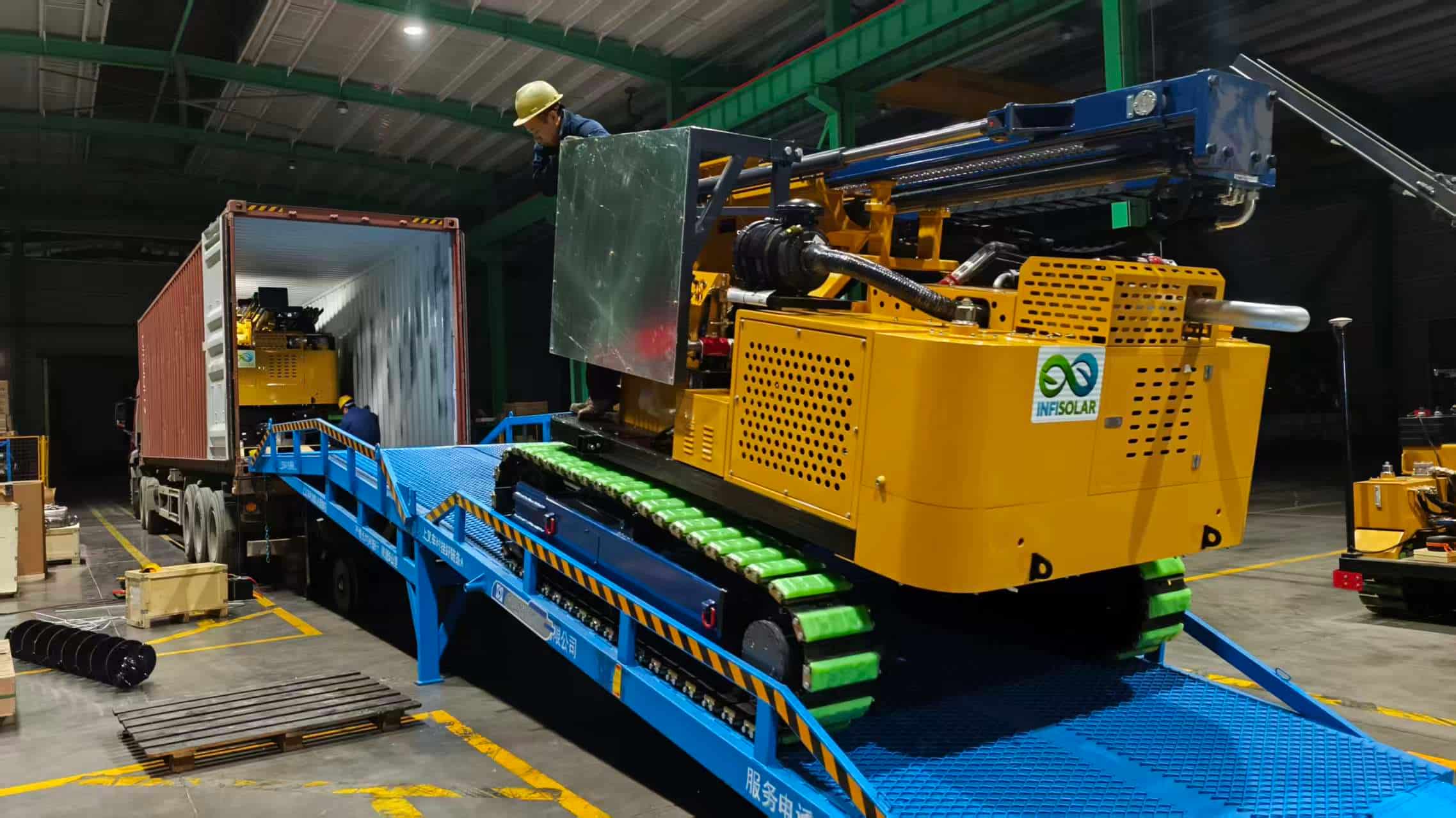 Trois enfonceuses de pieux solaires intelligentes TZ536 personnalisées de TeZhong Machinery ont été expédiées en Égypte, améliorant ainsi l'efficacité des projets photovoltaïques.