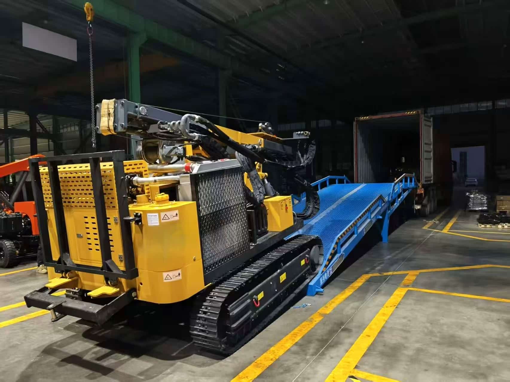 Renforcer le secteur des énergies vertes en Italie : deux enfonceuses de pieux solaires TZ536 personnalisées, conformes à la norme Euro 5, livrées