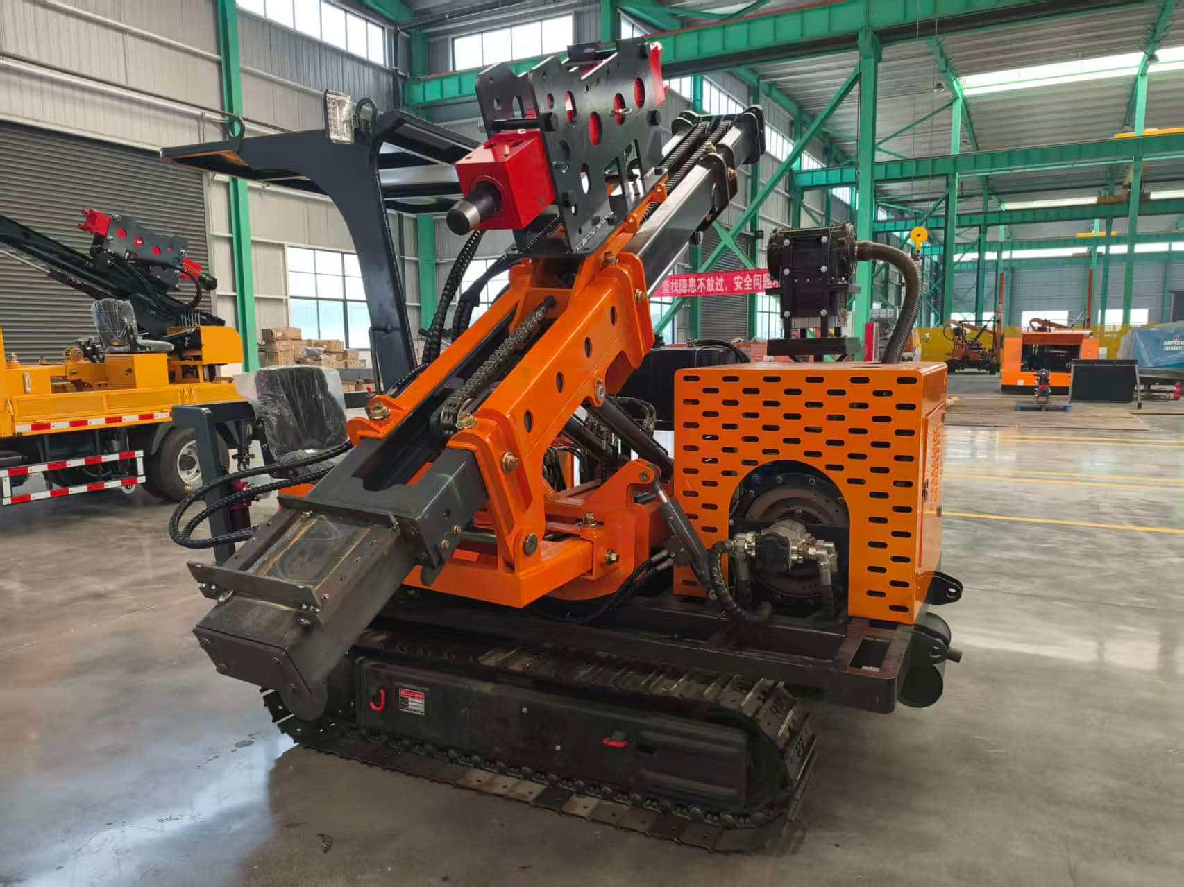 Développement des infrastructures en Afrique du Nord : livraison d’un engin de battage de pieux sur chenilles TZ585 en Algérie